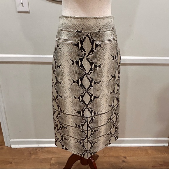 NWT $4400 KHAITE Isla leather skirt in natural snake - Size 10 - Picture 6 of 16
